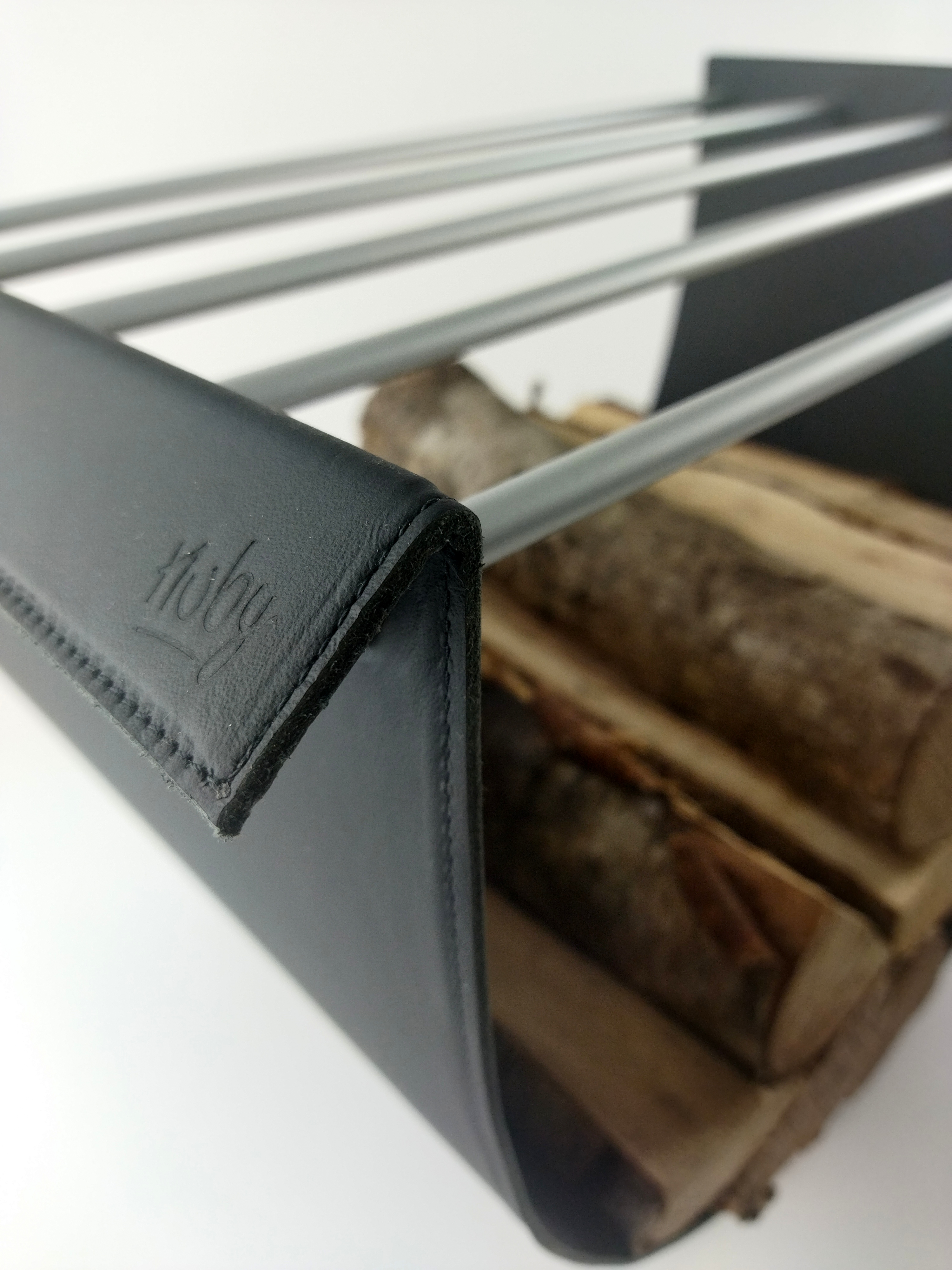 Holkorb aus Leder mit Huby Branding