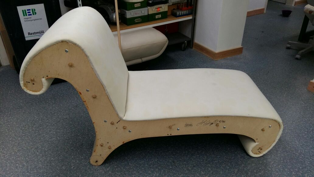 Sofaganitur währens des neubeziehens